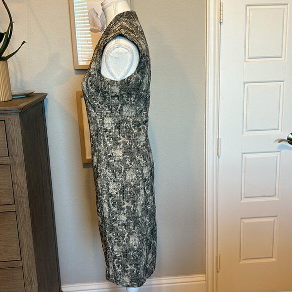 MM. LAFLEUR | Black and Cream Sheath Aditi Cap Sleeve Dress | Size 0 - Picture 7 of 13